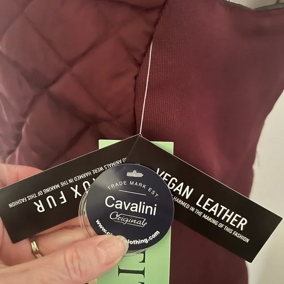 NWT Catalina Original Burgundy Quilted Faux Fur Lined Zip Front Vest Pockets PM - Picture 6 of 7